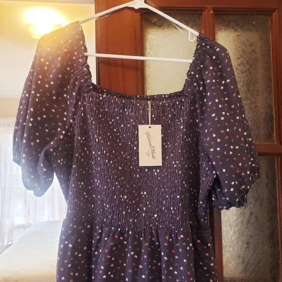 Blue Floral dress from Target, brand new, never worn, has pockets - Picture 3 of 6